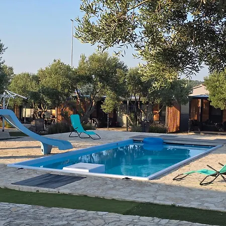 Mobile Maslina Pirovac