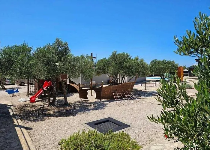 Mobile Maslina ピロヴァッツ