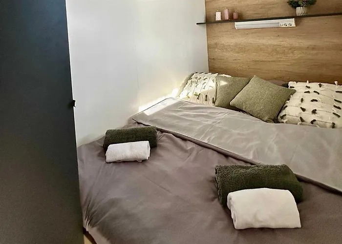 Mobile Maslina アパート