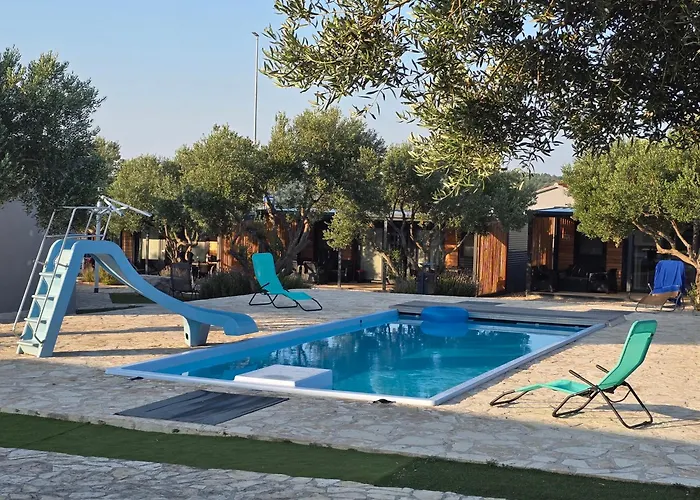 Mobile Maslina ピロヴァッツ